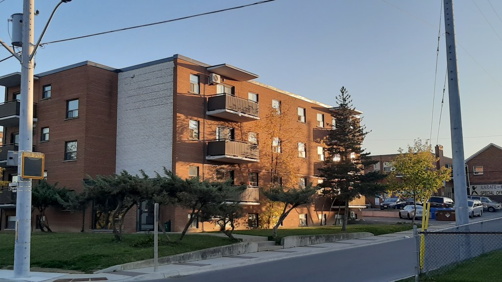 Sunset Building Streetsville