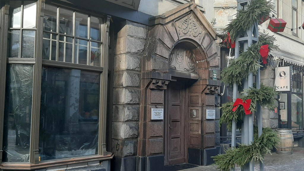 A Door A Window A&nbsp;Picture